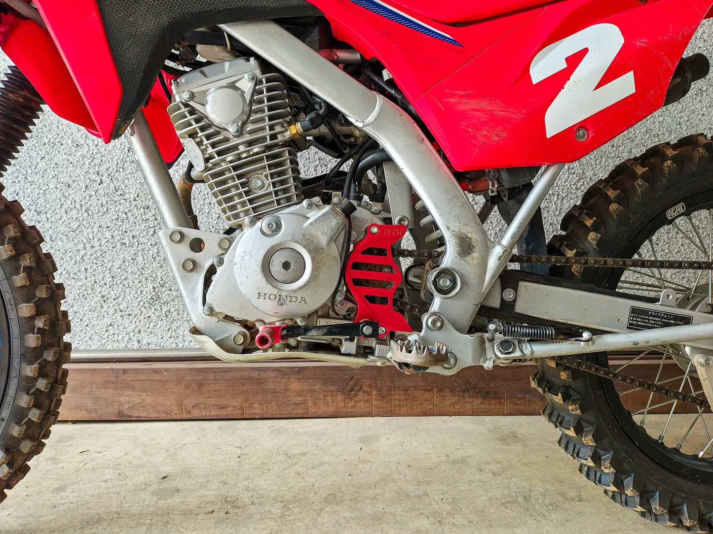 CRF125F シフトシャフトサポート&スプロケットガード