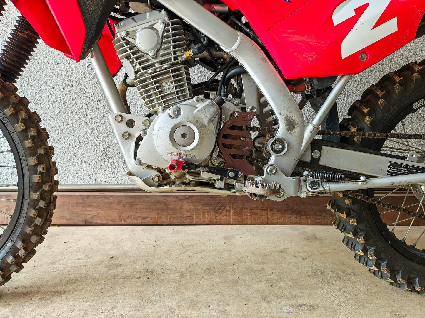 CRF125F シフトシャフトサポート&スプロケットガード