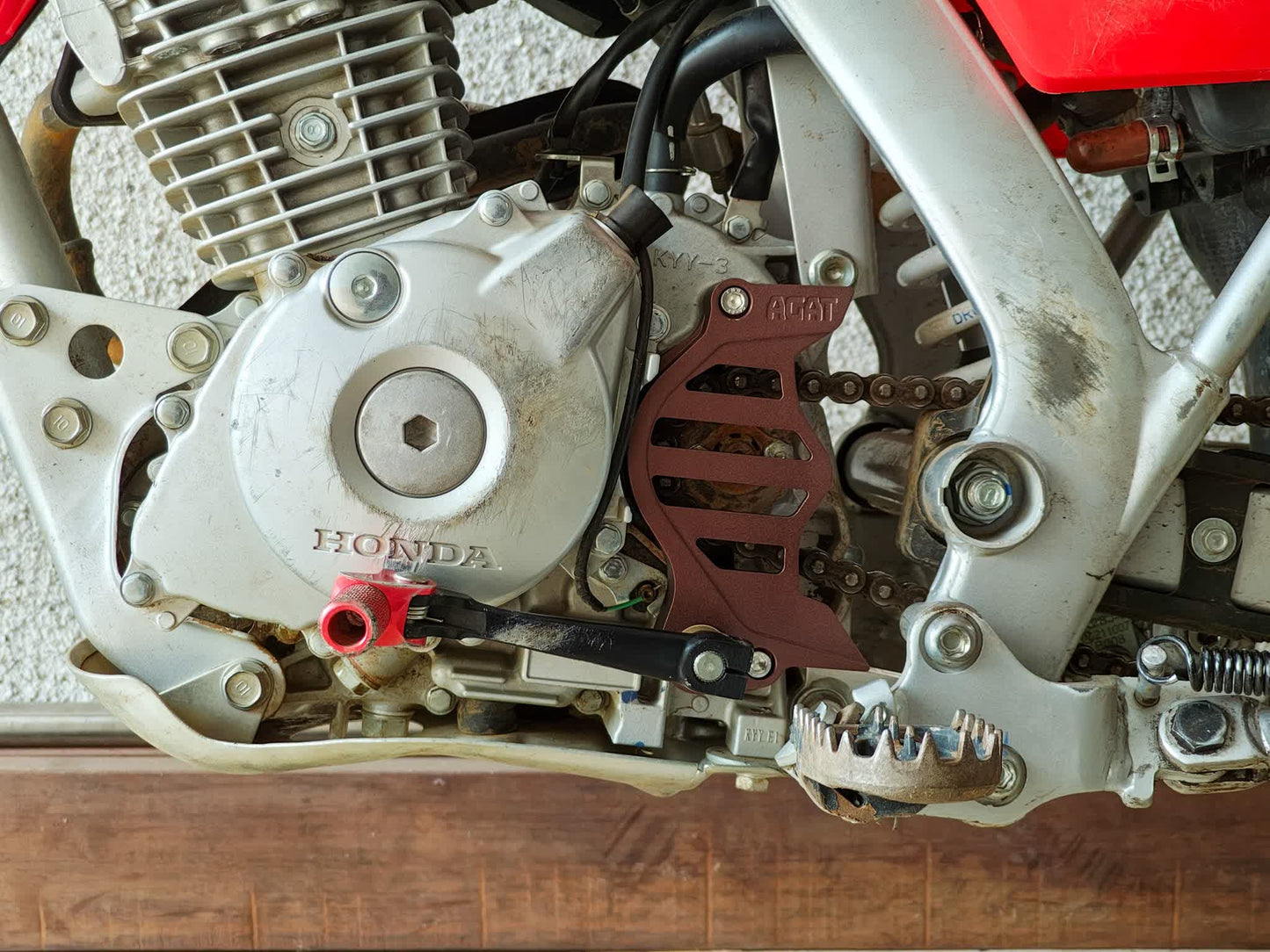 CRF125F シフトシャフトサポート&スプロケットガード
