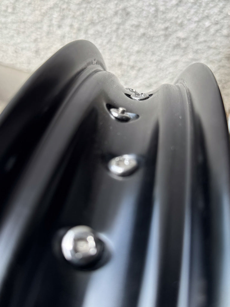 AGAT Utility アルミリム 17 X 2.15 36H ブラック